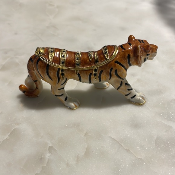 Beautiful Tiger Trinket - Picture 3 of 6